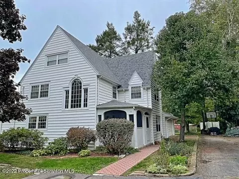 10 Susquehanna Ave, Tunkhannock, PA 18657