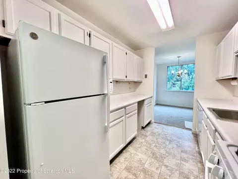 1406 Summit Pointe, Scranton, PA 18508 photo 11