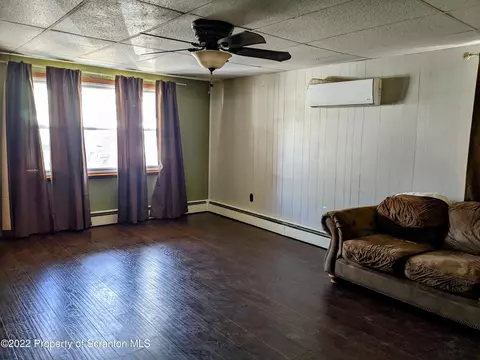 657 E Pine St, Olyphant, PA 18447 photo 5