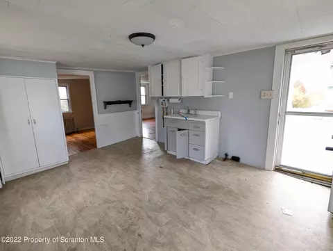 169 E Pine St, Dunmore, PA 18512 photo 9