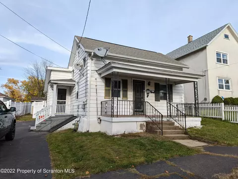 169 E Pine St, Dunmore, PA 18512 photo 2