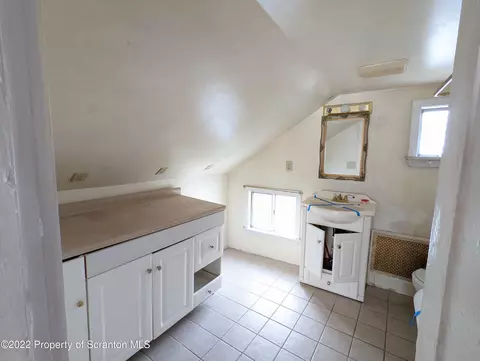 169 E Pine St, Dunmore, PA 18512 photo 14