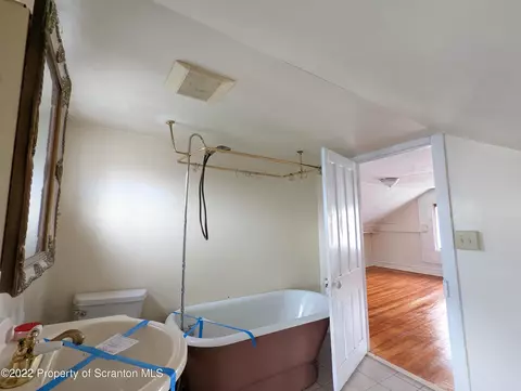 169 E Pine St, Dunmore, PA 18512 photo 15