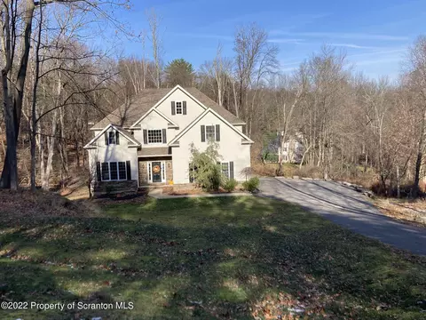 129 Wellington Rd, Shavertown, PA 18708 photo 3