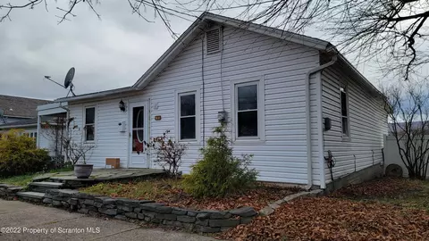 133 Howard St, Old Forge, PA 18518 photo 2