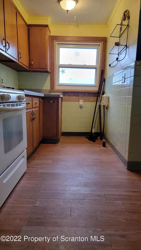 133 Howard St, Old Forge, PA 18518 photo 9