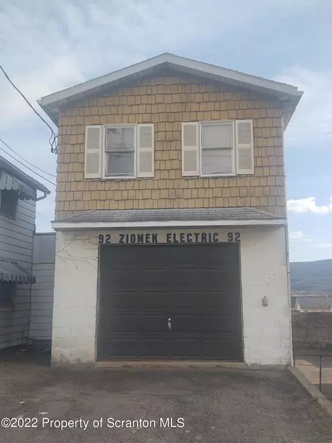 92 Loomis St, Wilkes-barre, PA 18702