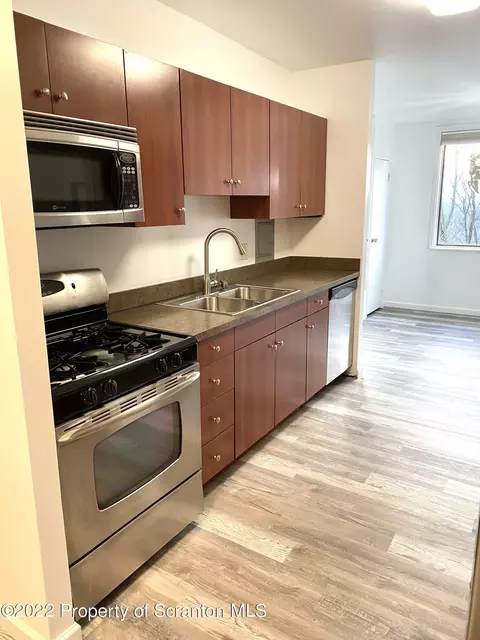 1111 Summit Pointe, Scranton, PA 18508 photo 4
