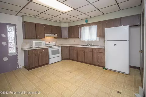 705 Fallon St, Old Forge, PA 18518 photo 7