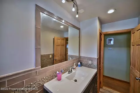 703 Third St, Eynon, PA 18403 photo 29