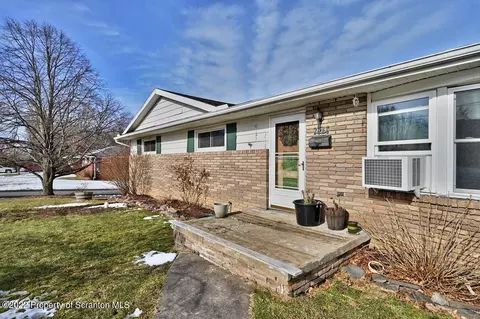 703 Third St, Eynon, PA 18403 photo 4