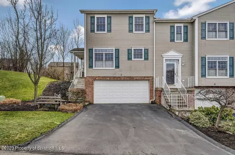 8 Waterford Rd, Clarks Summit, PA 18411