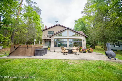 50 Kiamesha Ln, Warren Center, PA 18851