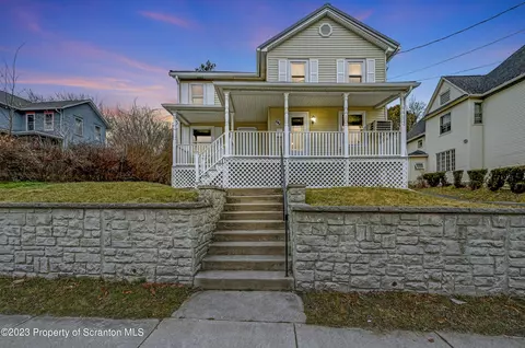 906 S Valley Ave, Olyphant, PA 18447