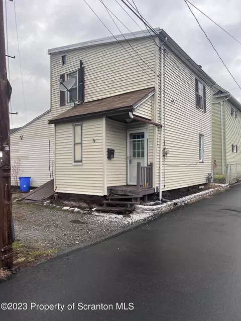 1012 R Boland Ct, Scranton, PA 18505