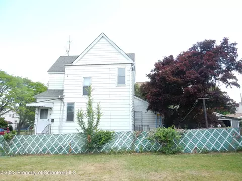 713 4th St, Dunmore, PA 18512