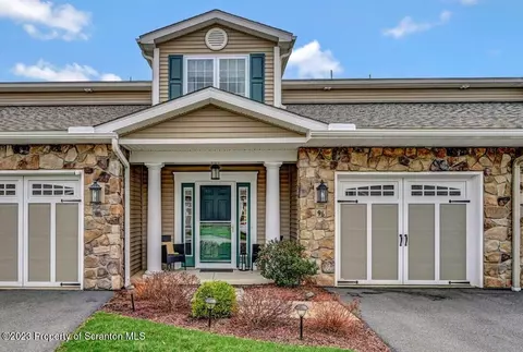 96 Wyndham Rd, South Abington, PA 18411