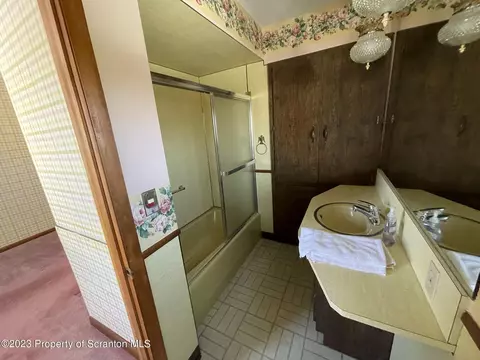 620 E Warren St, Dunmore, PA 18512 photo 21