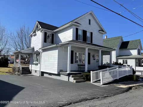 620 E Warren St, Dunmore, PA 18512 photo 1