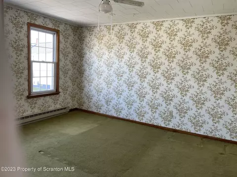 620 E Warren St, Dunmore, PA 18512 photo 19