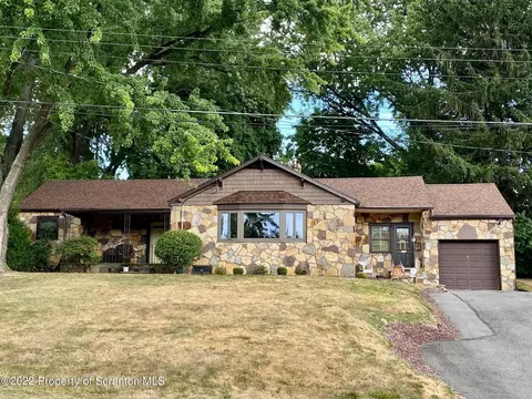 420 S Abington Rd, Clarks Green, PA 18411