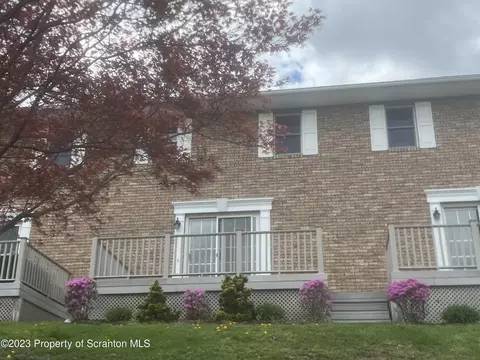 12 Northwood Rd, Lake Winola, PA 18625