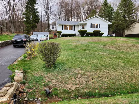30 Birch St, Jefferson Twp, PA 18436