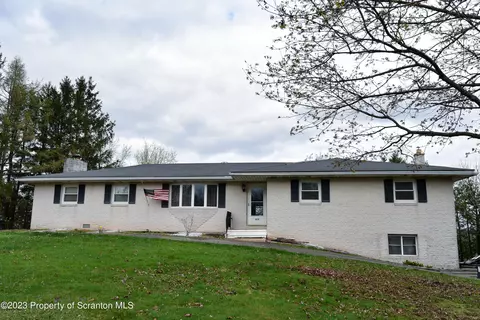 313 Center St, Greenfield Township, PA 18407