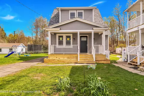 726 Lackawanna Ave, Mayfield, PA 18433