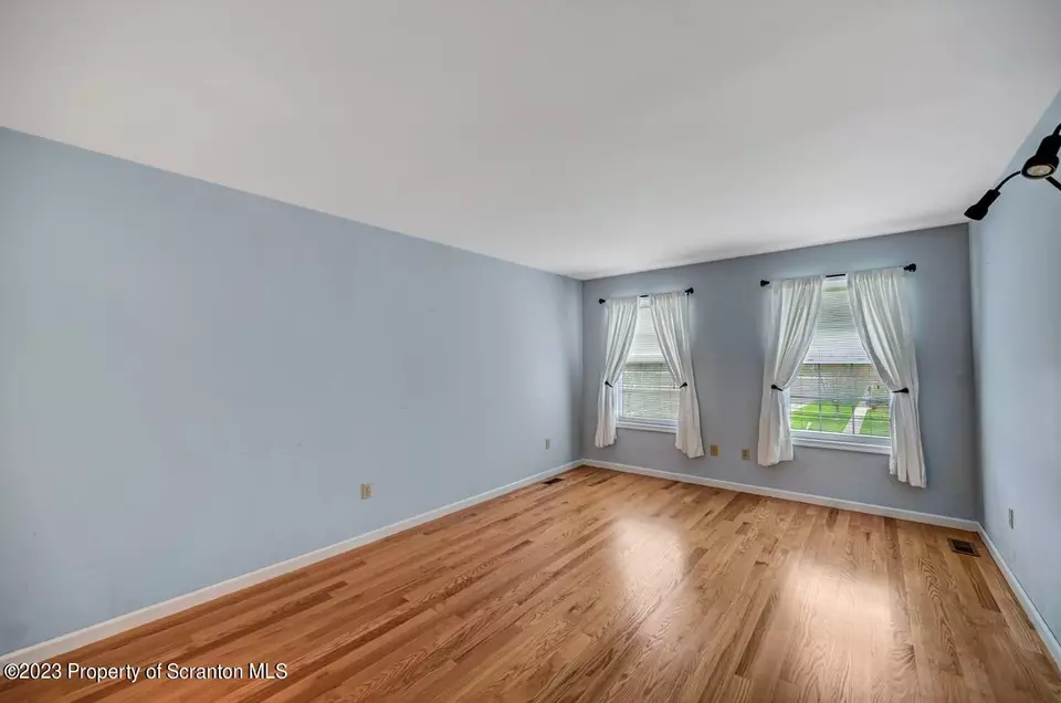  925 Parkview Rd, Moscow, PA 18444 photo 42