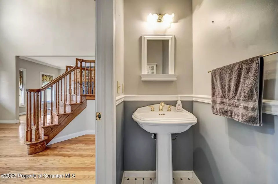  925 Parkview Rd, Moscow, PA 18444 photo 35