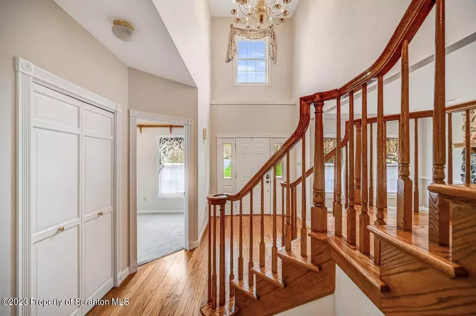  925 Parkview Rd, Moscow, PA 18444 photo 11