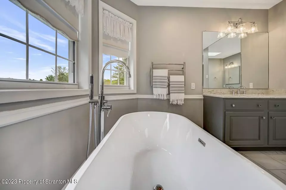  925 Parkview Rd, Moscow, PA 18444 photo 48