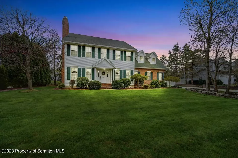 925 Parkview Rd, Moscow, PA 18444 photo 2