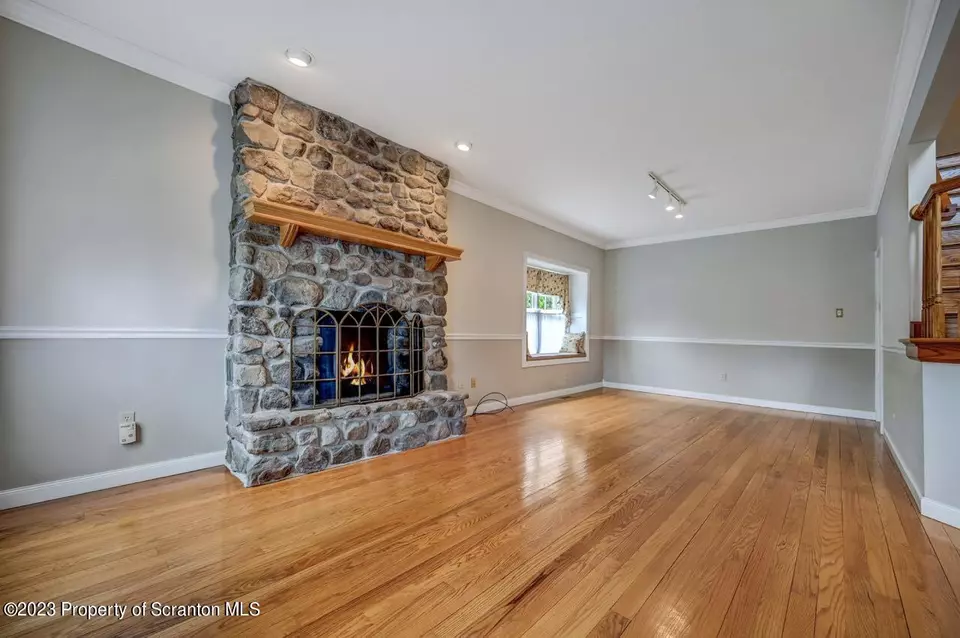  925 Parkview Rd, Moscow, PA 18444 photo 15