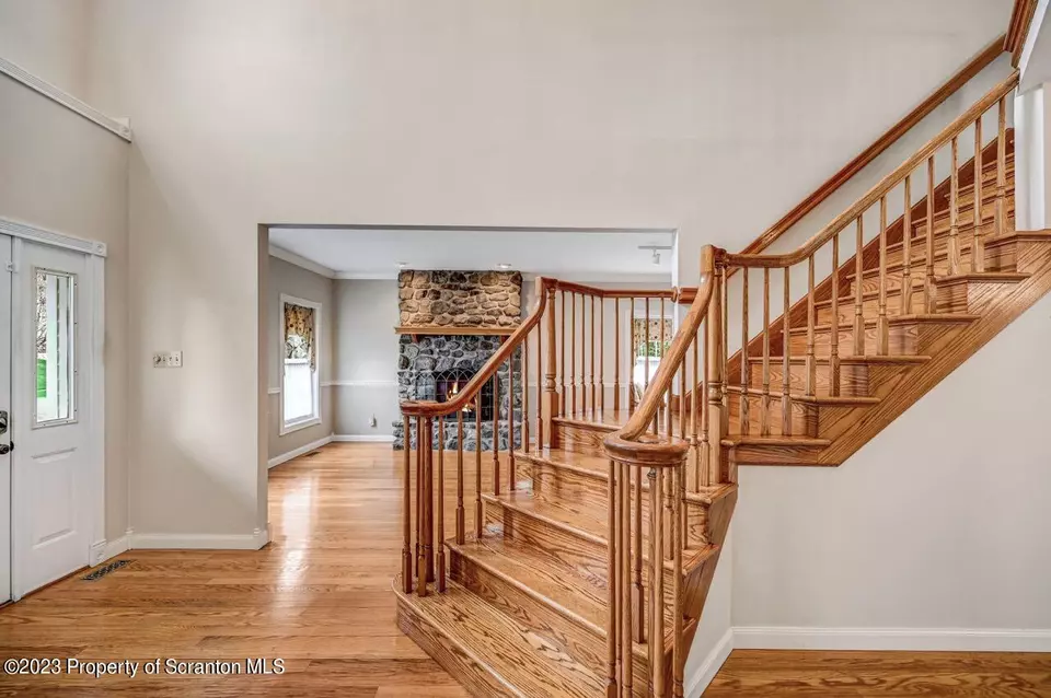 925 Parkview Rd, Moscow, PA 18444 photo 12