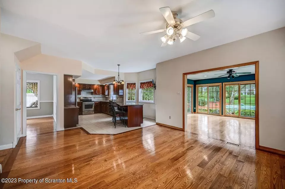  925 Parkview Rd, Moscow, PA 18444 photo 20