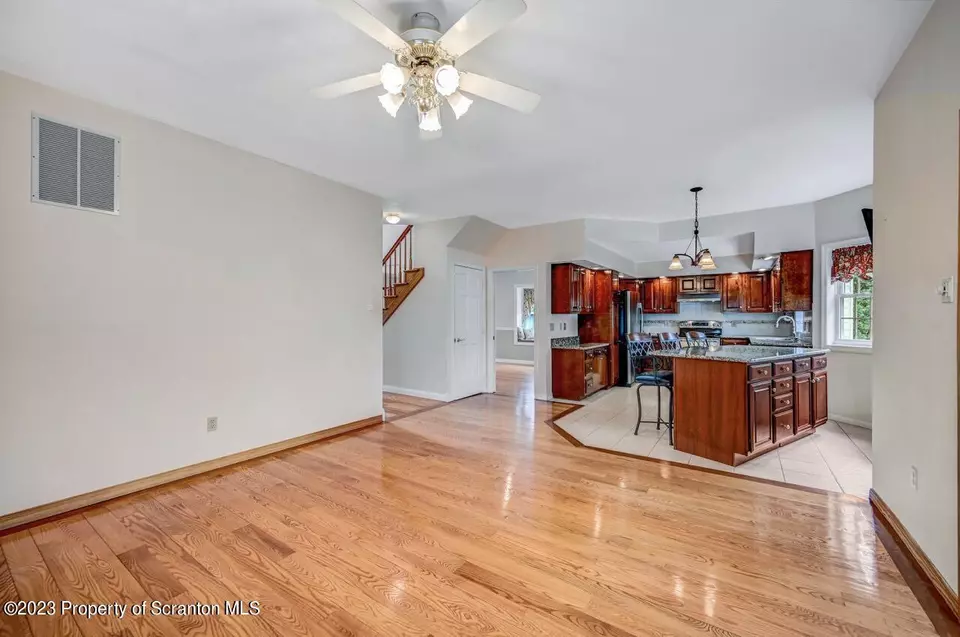  925 Parkview Rd, Moscow, PA 18444 photo 21