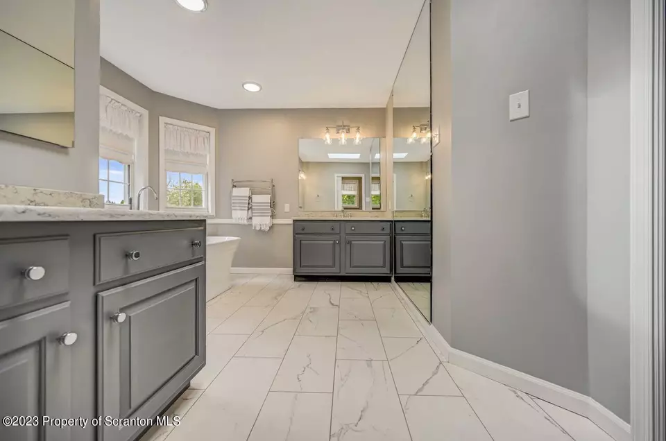  925 Parkview Rd, Moscow, PA 18444 photo 50