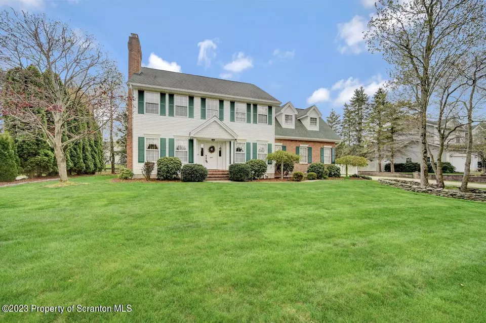  925 Parkview Rd, Moscow, PA 18444 photo 3