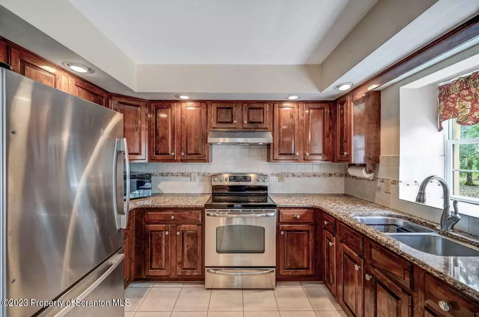  925 Parkview Rd, Moscow, PA 18444 photo 29