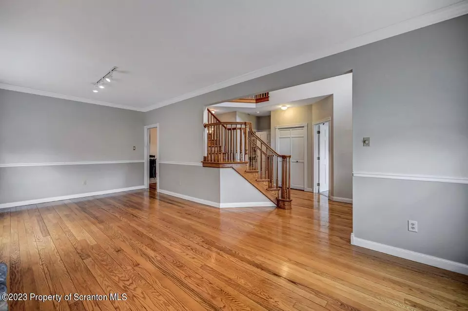  925 Parkview Rd, Moscow, PA 18444 photo 16