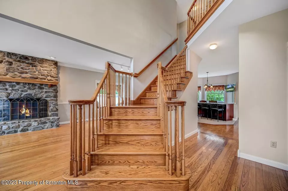  925 Parkview Rd, Moscow, PA 18444 photo 13