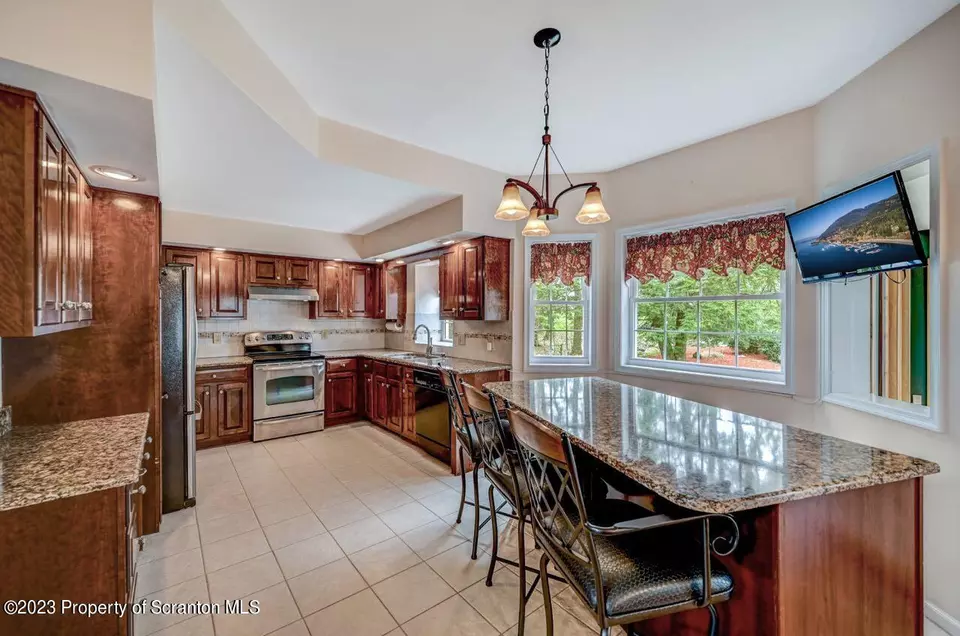  925 Parkview Rd, Moscow, PA 18444 photo 27