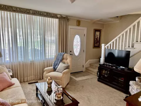 204 Moosic Rd, Old Forge, PA 18518 photo 6