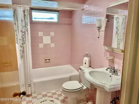 204 Moosic Rd, Old Forge, PA 18518 photo 17