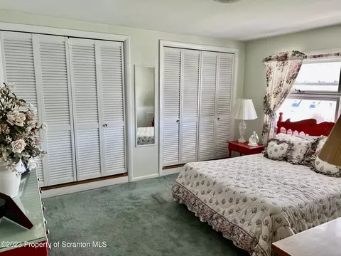 204 Moosic Rd, Old Forge, PA 18518 photo 25