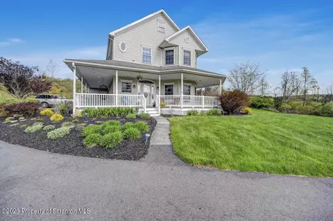 13024 Lower Maple Dr, Clarks Summit, PA 18411