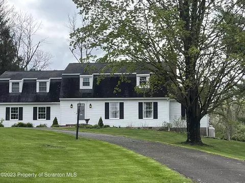 100 Grouse Hill Rd, North Abington, PA 18414