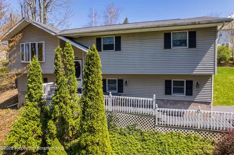 452 Willowbrook Rd, Clarks Summit, PA 18411